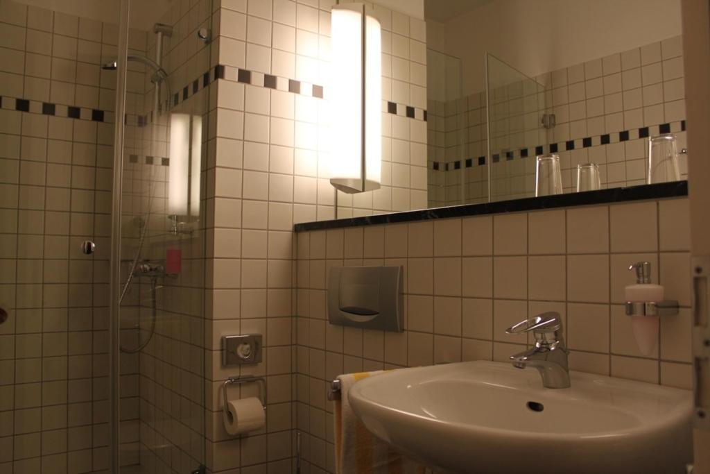 Malteser Kommende Engelskirchen Zimmer foto